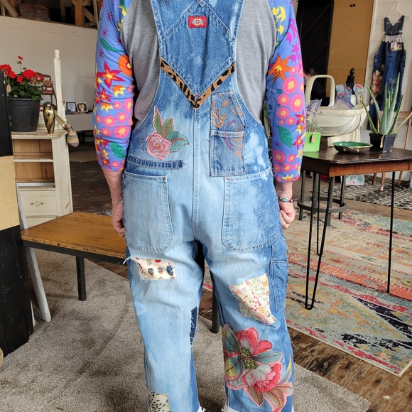 Overalls fits sizes 10 to 16, bleached, distressed denium overalls. - Picture 4 of 4